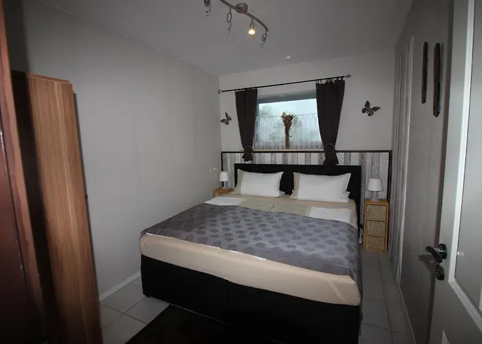 Haus Abbi, Ferienwohnung mit Schwimmbad